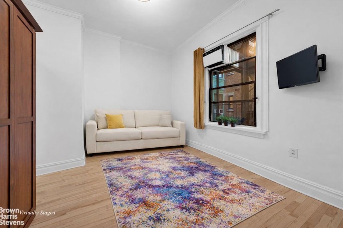 Photo for Lincoln Spencer Apartments - 140 West 69th Street Cooperative in Upper West Side, Manhattan