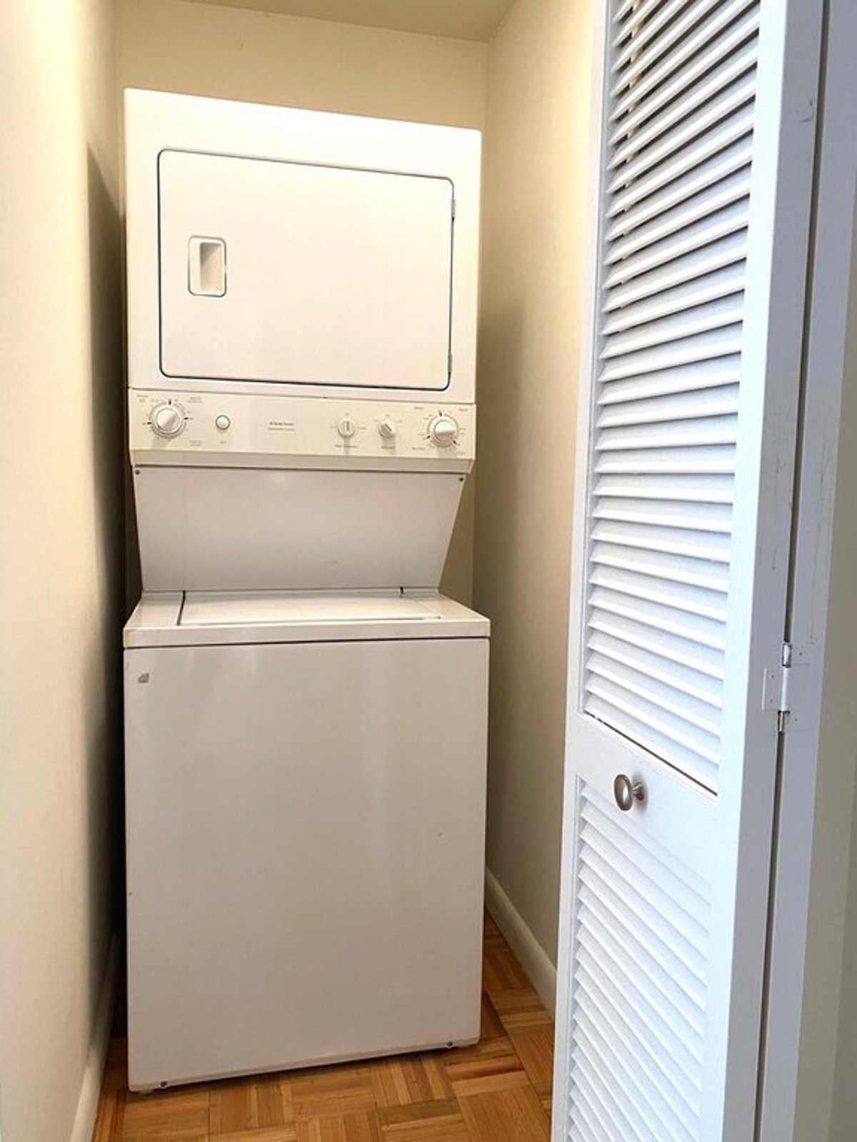 Photo for The Vantage - 308 East 38th Street Condominium in Murray Hill, Manhattan