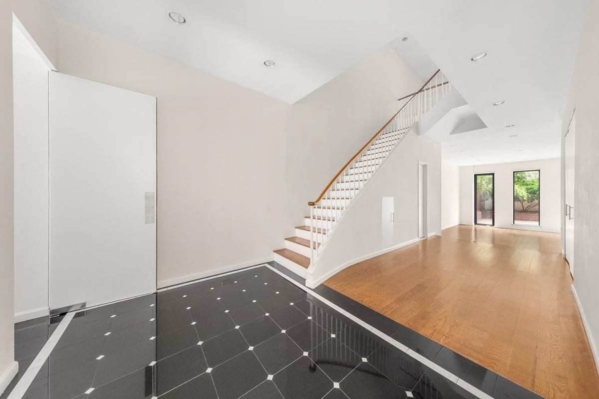 Photo for 265 East 66th - 265 East 66th Street Rental Building in Lenox Hill, Manhattan