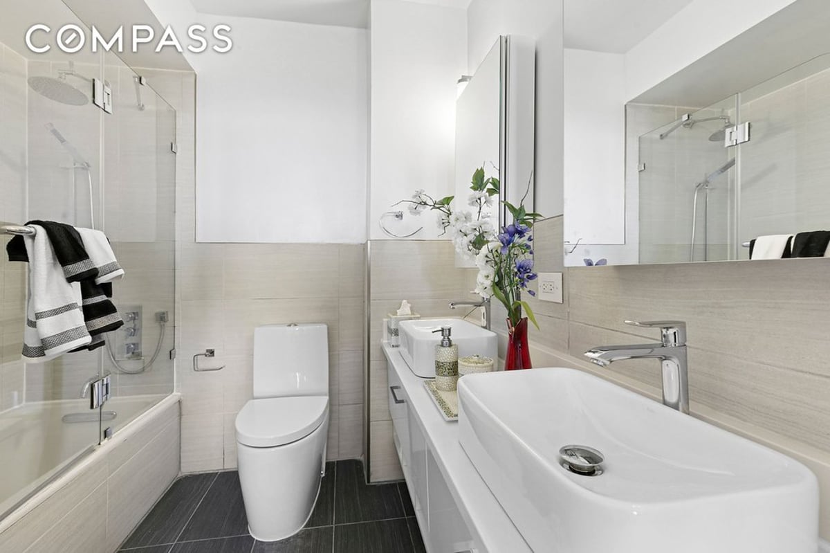 Photo for The Corinthian - 330 East 38th Street Condominium in Murray Hill, Manhattan