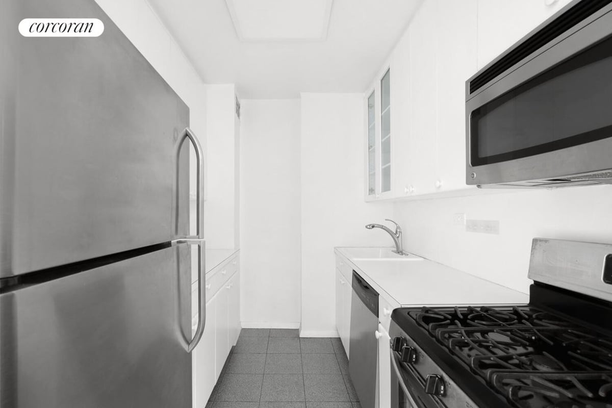 Photo for CPW Towers - 400 Central Park West Condominium in Upper West Side, Manhattan