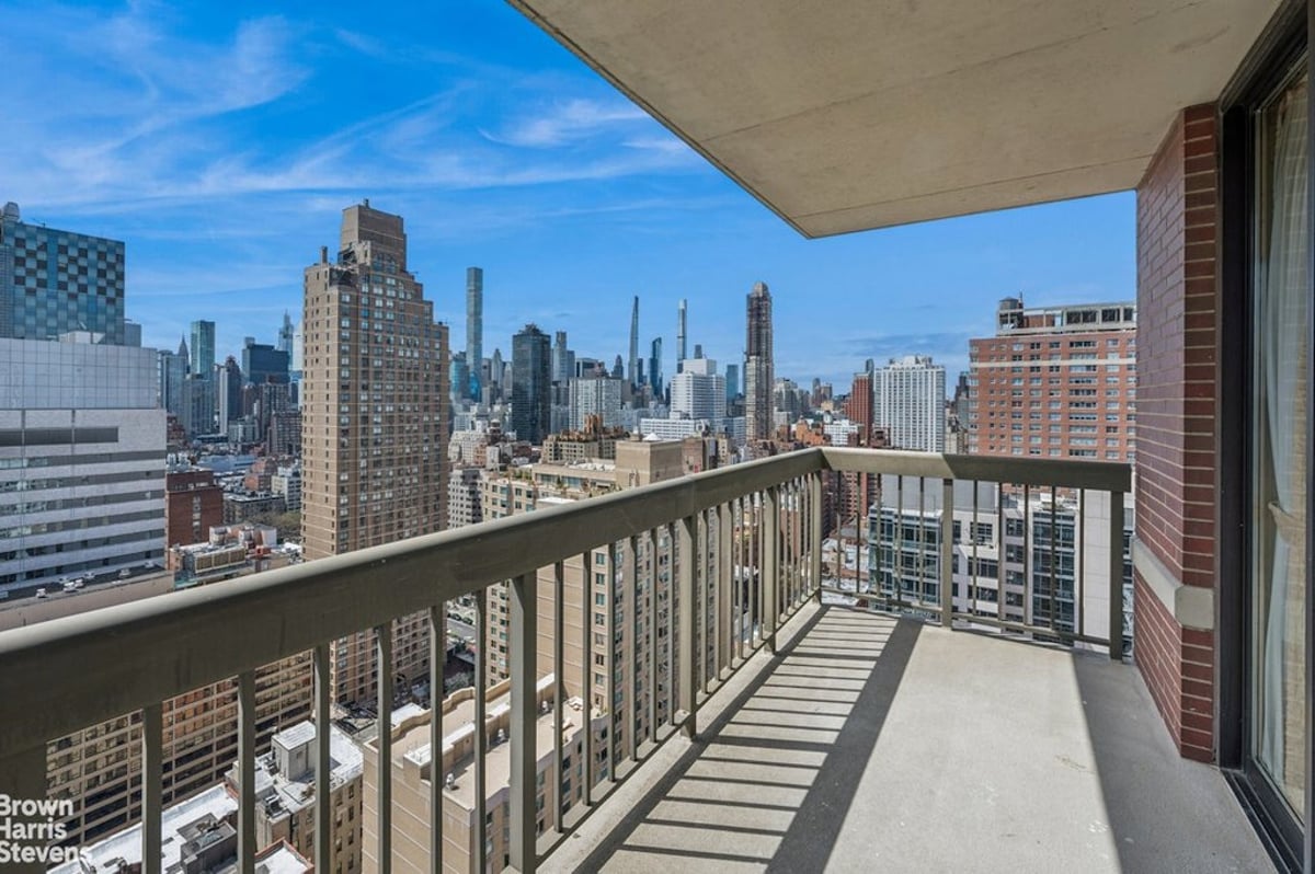 Photo for The Oxford - 422 East 72nd Street Condominium in Upper East Side, Manhattan