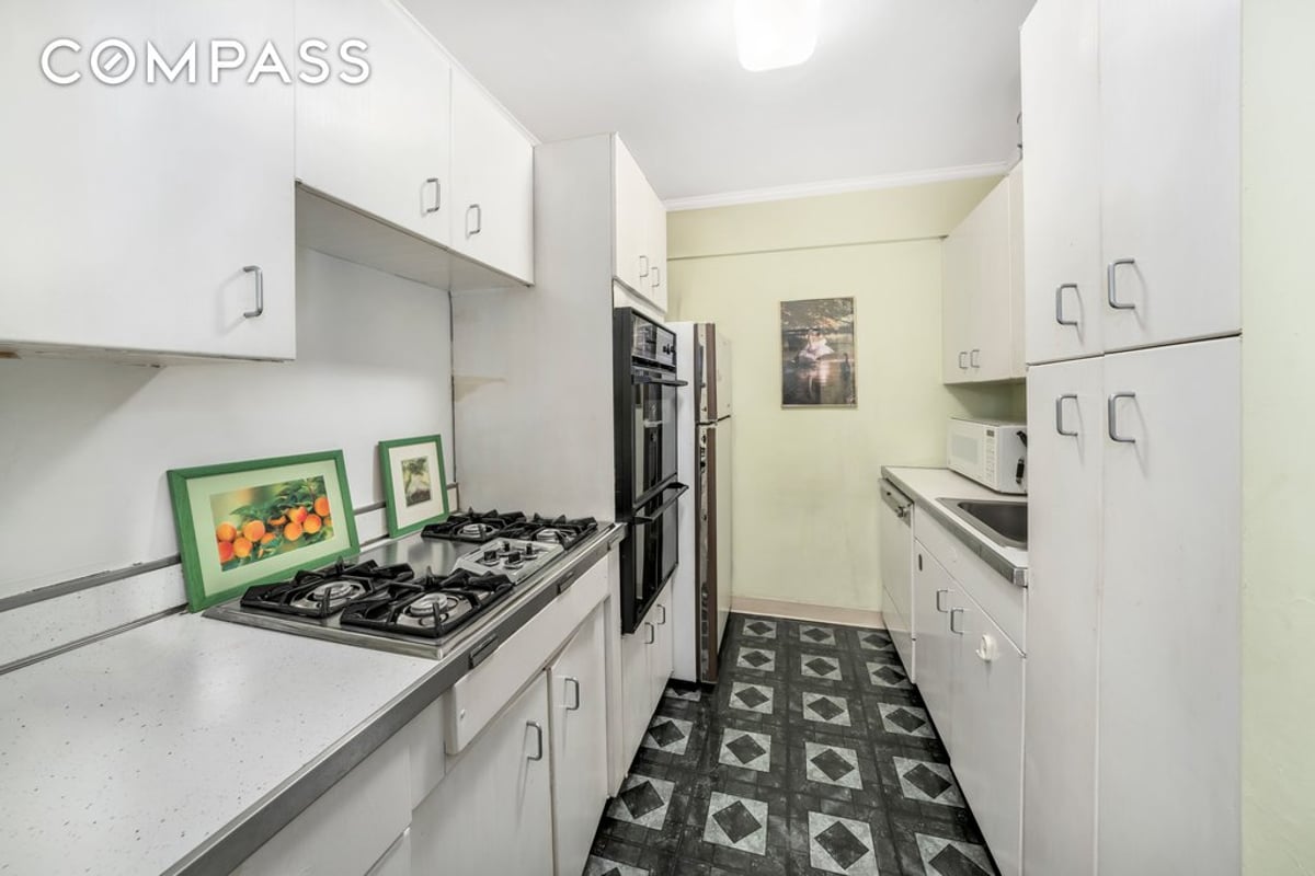 Photo for The Sutton East - 345 East 56th Street Condominium in Midtown East, Manhattan