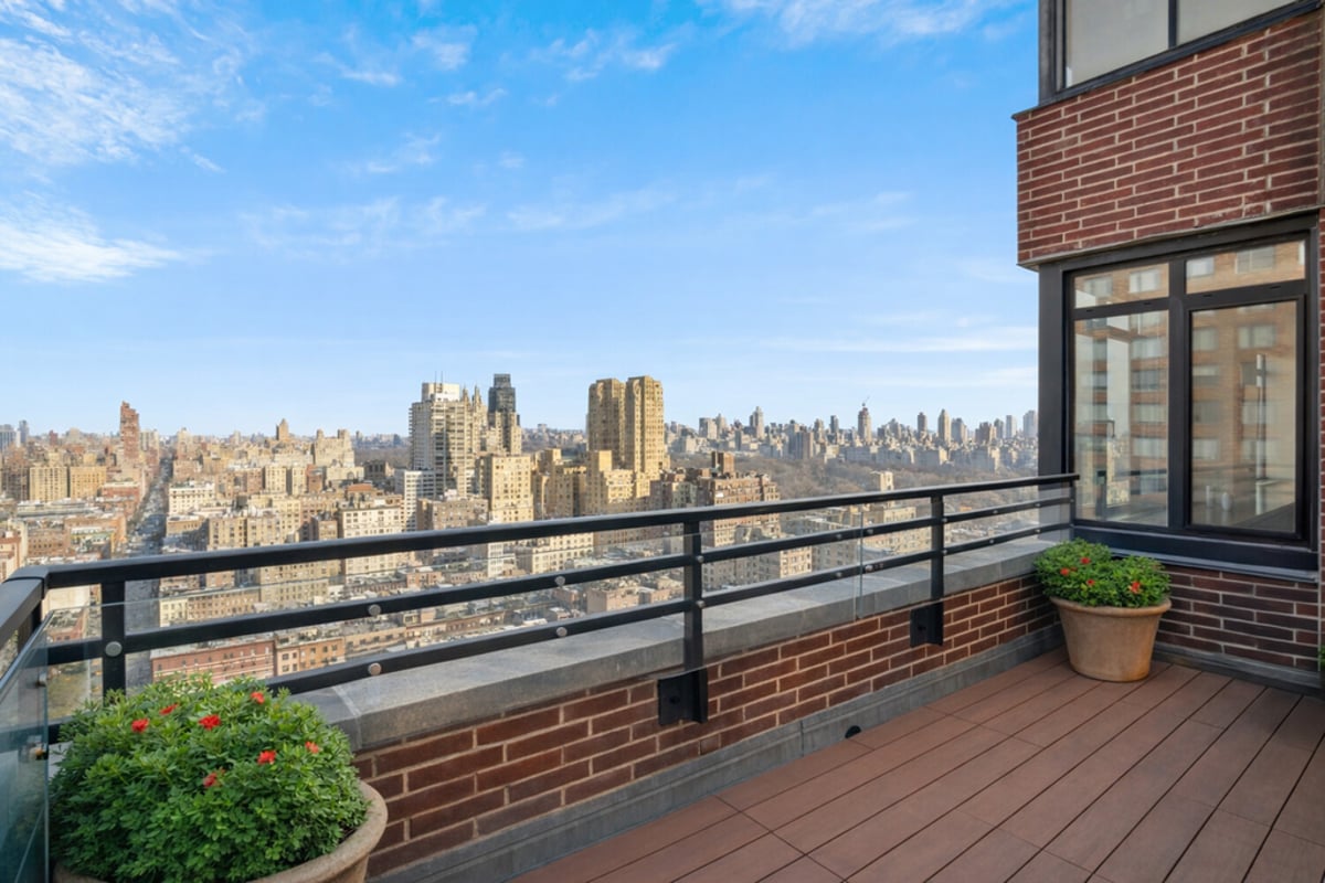 Photo for 45 West 67th Street - 45 West 67th Street Condominium in Upper West Side, Manhattan