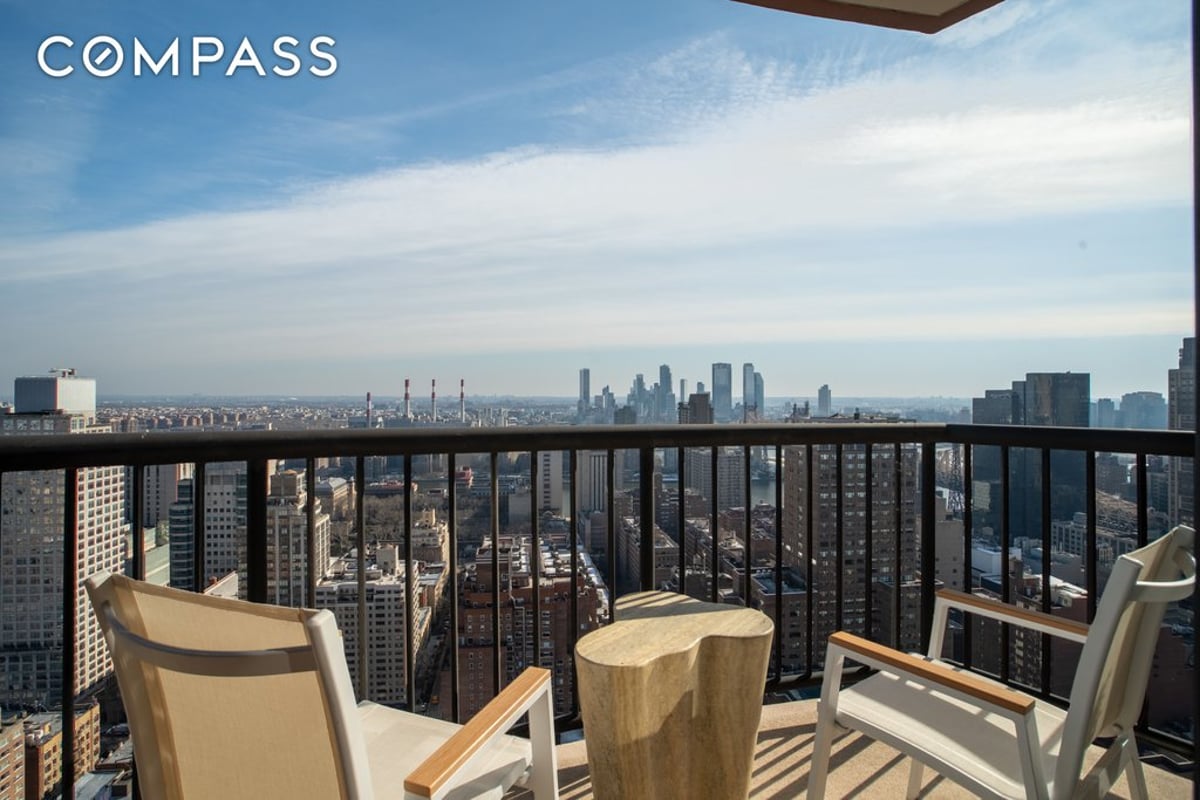 Photo for The Rio - 304 East 65th Street Condominium in Upper East Side, Manhattan