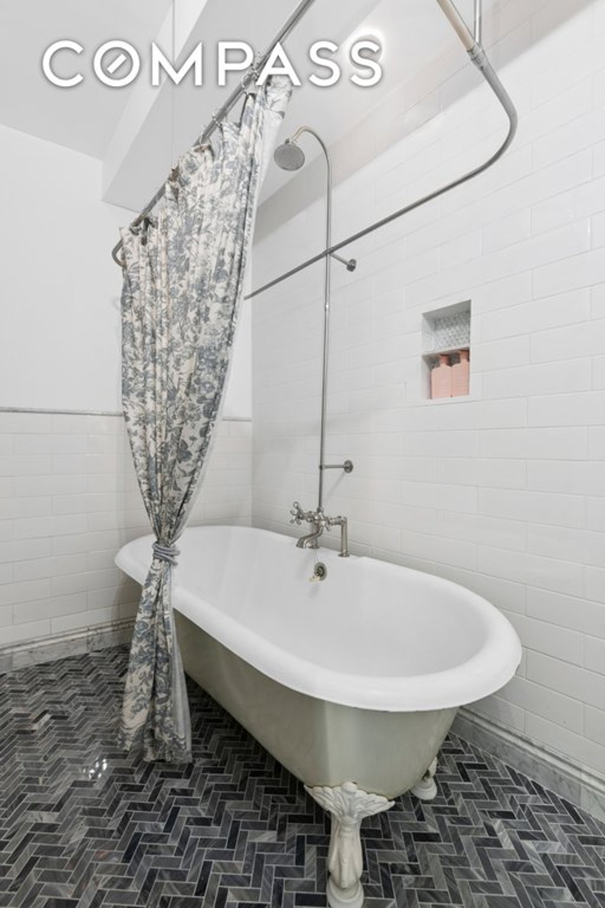 Photo for Beekman Condominium - 350 East 62nd Street Condominium in Upper East Side, Manhattan