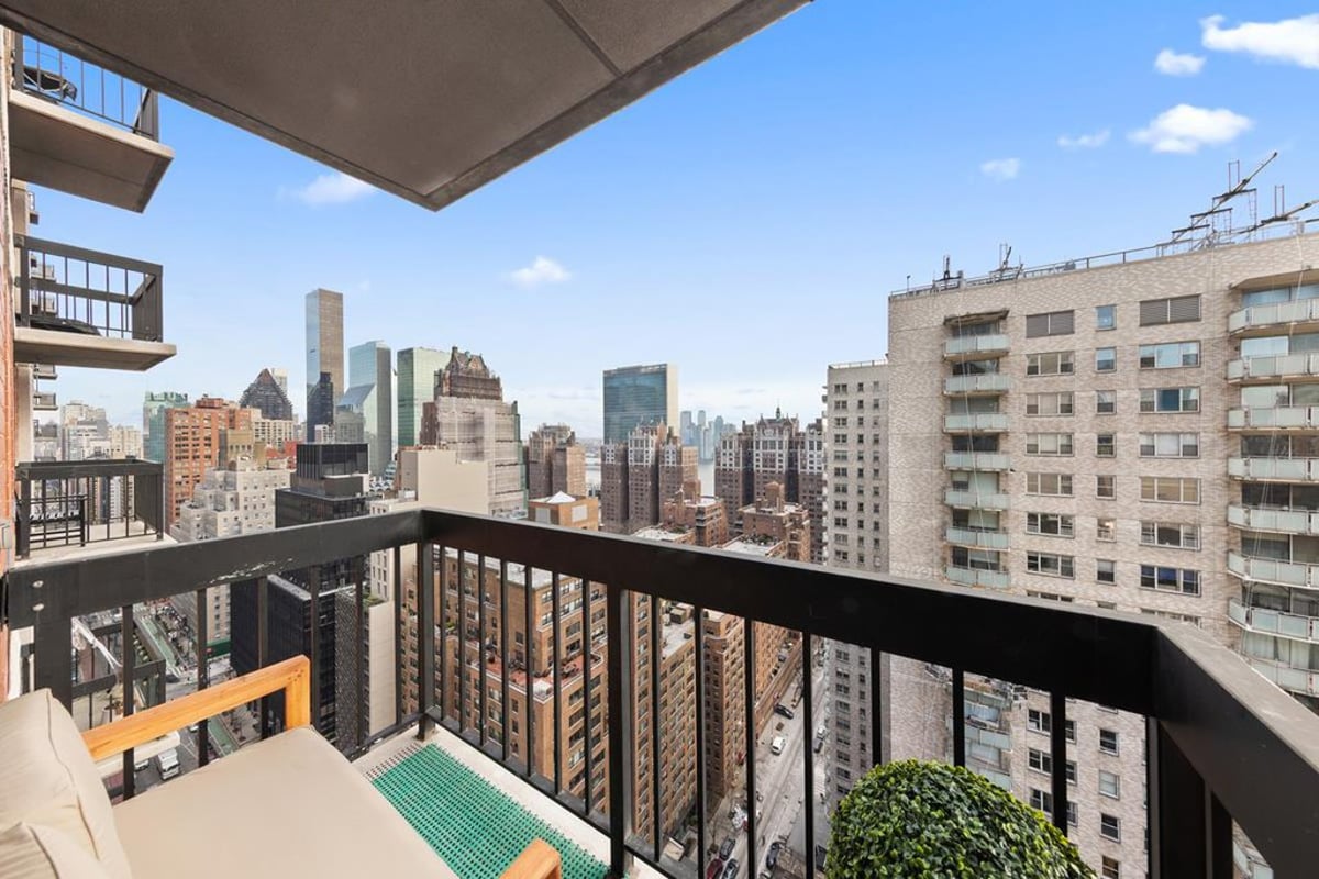 Photo for The Highpoint - 250 East 40th Street Condominium in Midtown East, Manhattan