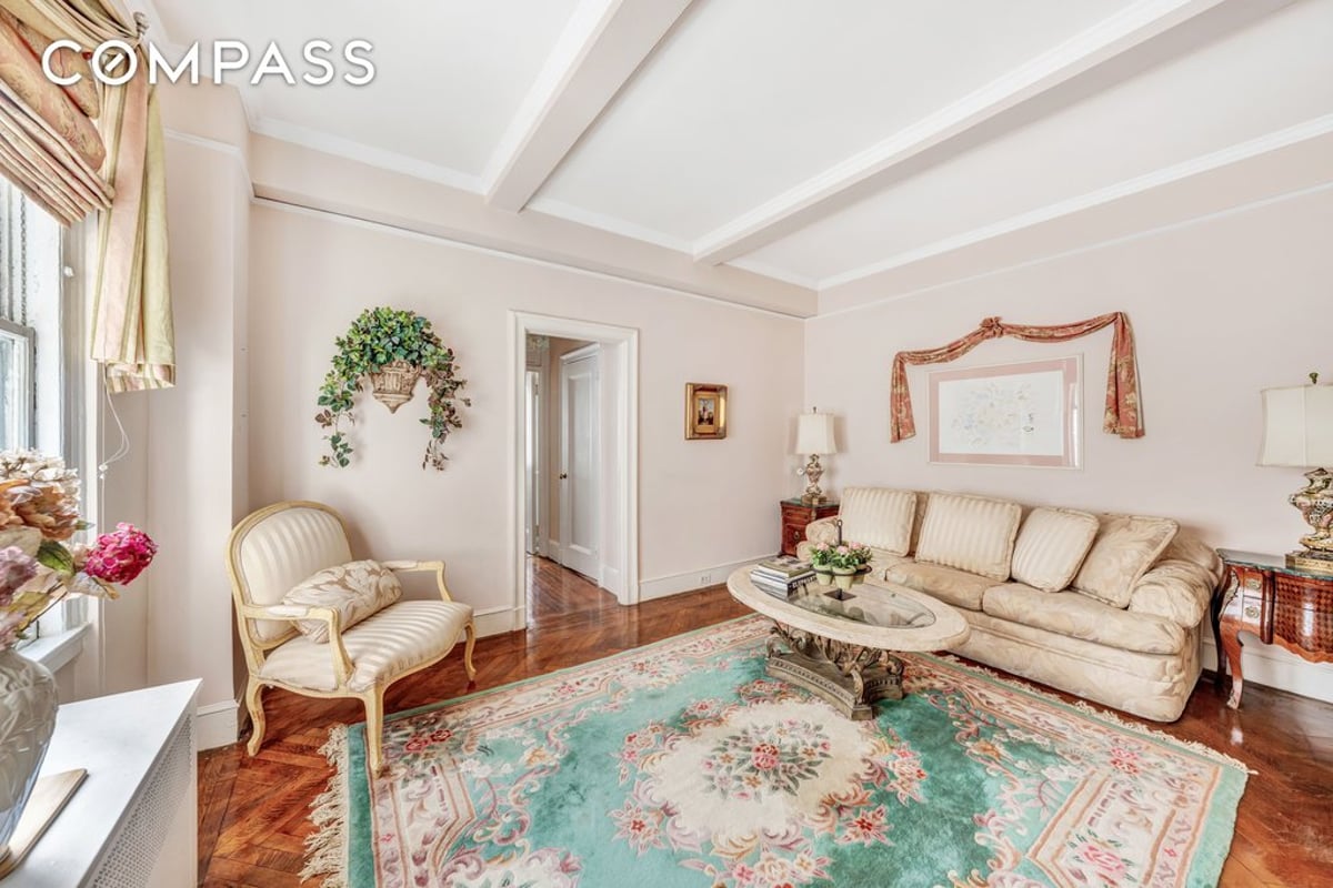 Photo for 1060 Park Avenue - 1060 Park Avenue Cooperative in Upper East Side, Manhattan