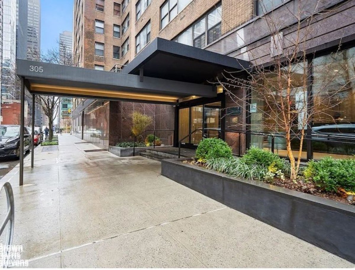 Photo for The Hamilton - 305 East 40th Street Cooperative in Turtle Bay, Manhattan