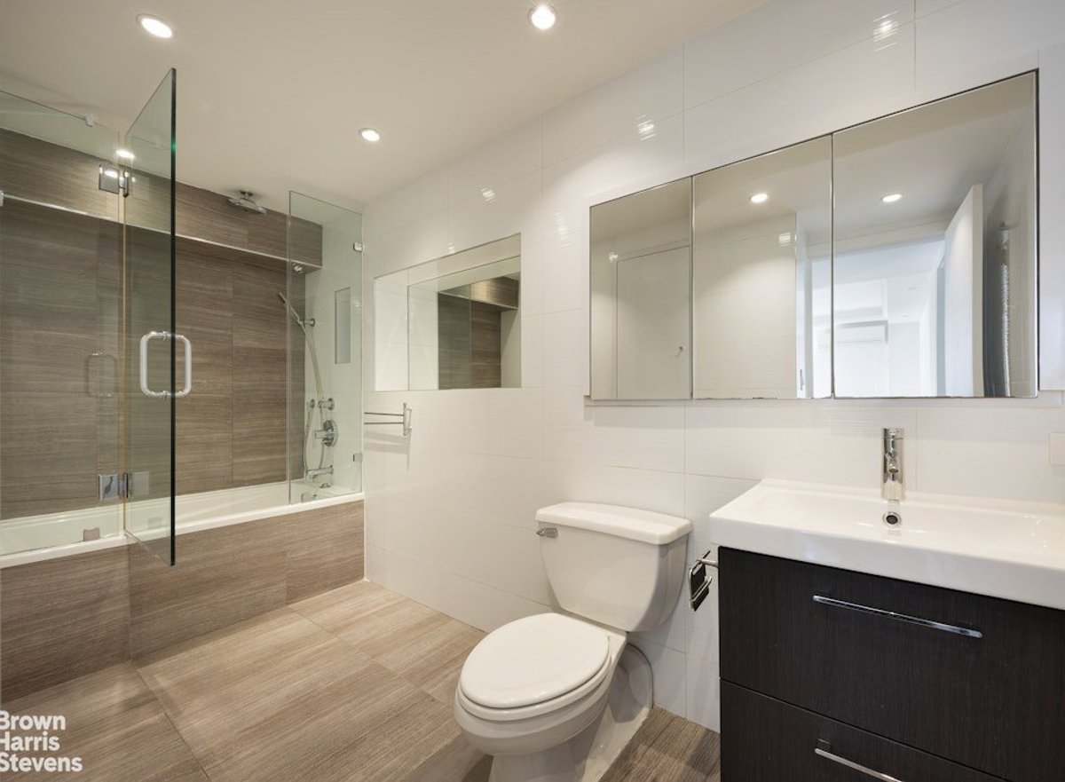 Photo for 211 East 51st Street - 211 East 51St Street Condominium in Turtle Bay, Manhattan