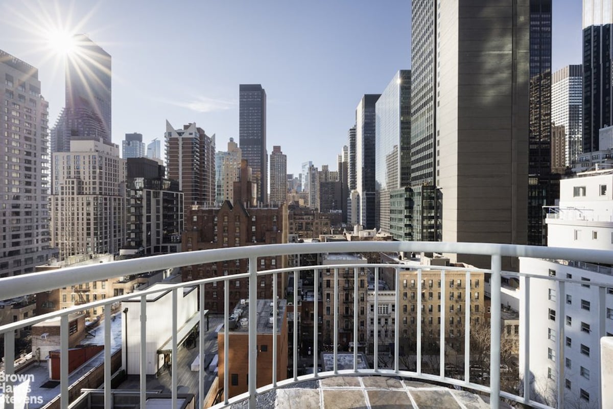 Photo for 211 East 51st Street - 211 East 51St Street Condominium in Turtle Bay, Manhattan