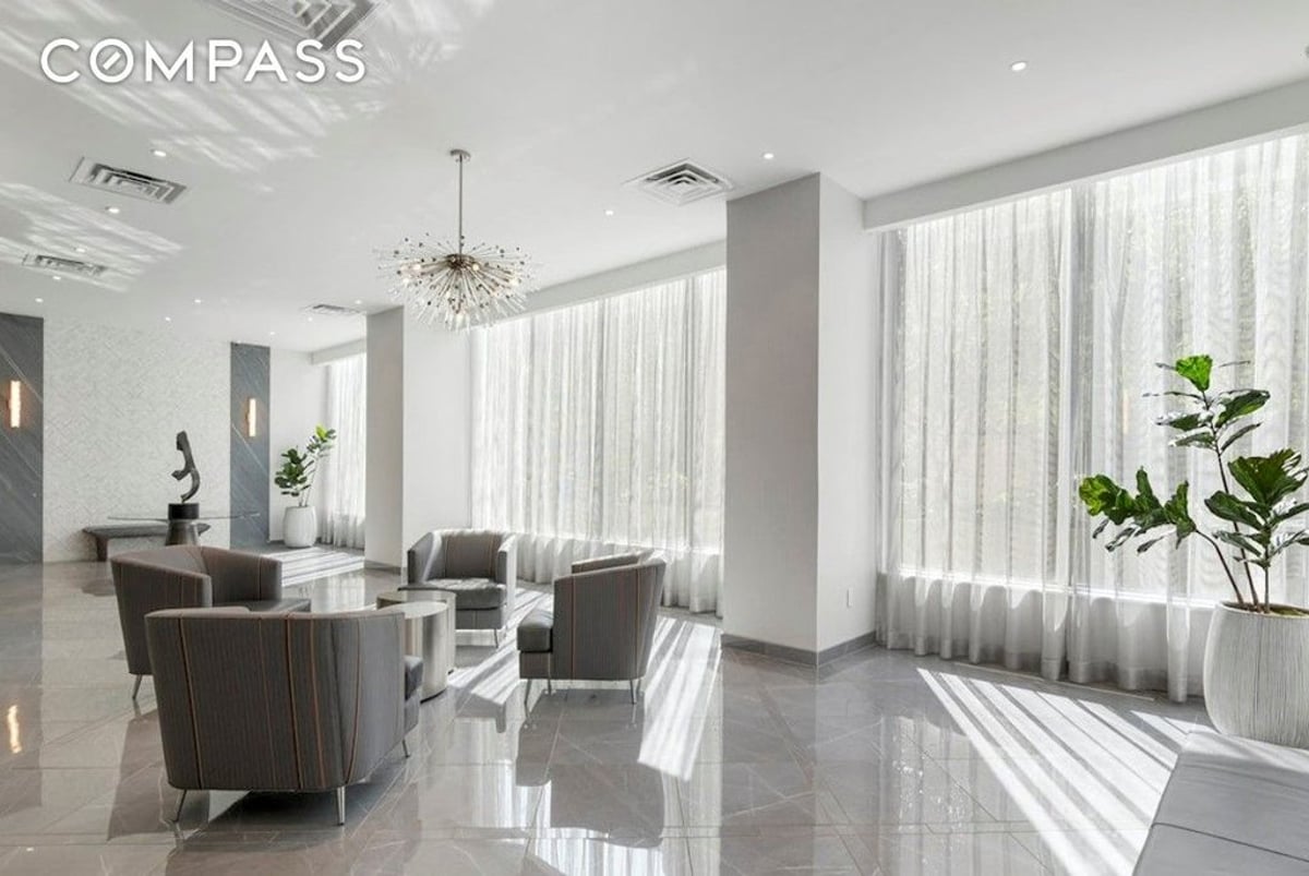 Photo for Lincoln Towers - 165 West End Avenue Condominium in Upper West Side, Manhattan