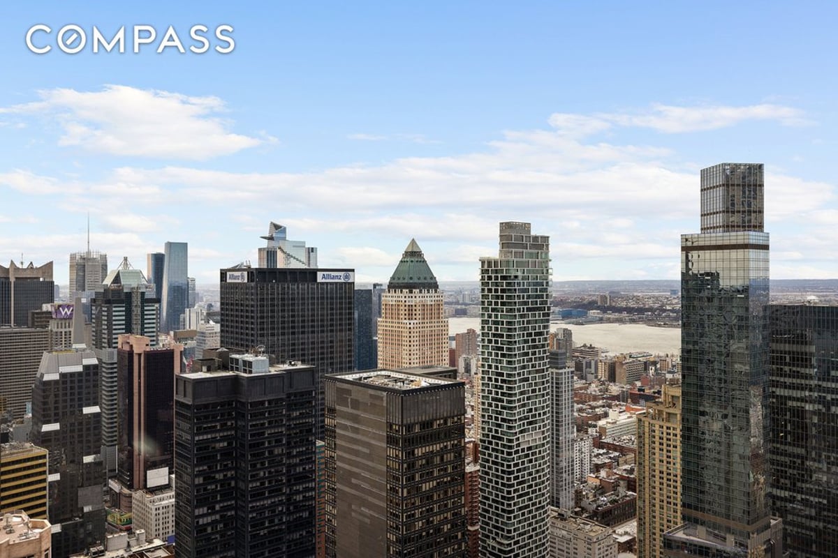 Photo for CitySpire - 150 West 56th Street Condominium in Midtown, Manhattan