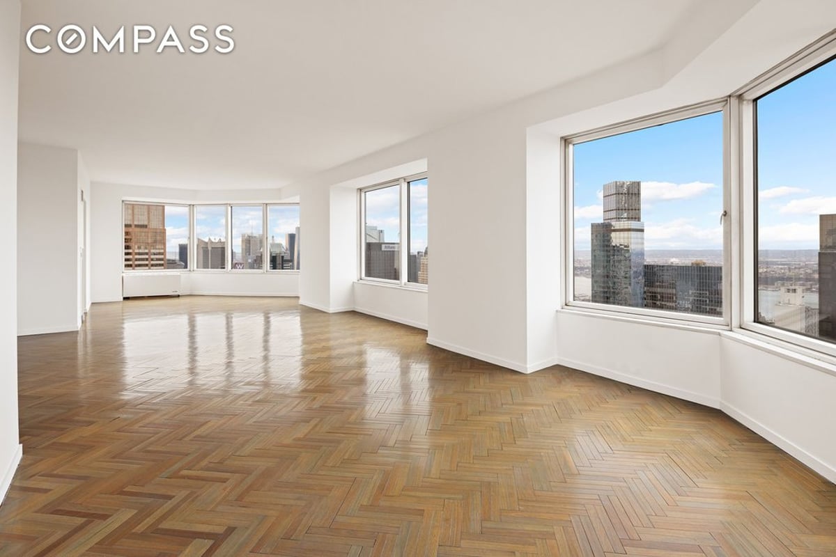 Photo for CitySpire - 150 West 56th Street Condominium in Midtown, Manhattan