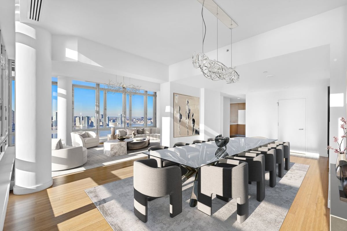 Photo for Riverhouse, One Rockefeller Park - 2 River Terrace Condominium in Battery Park City, Manhattan