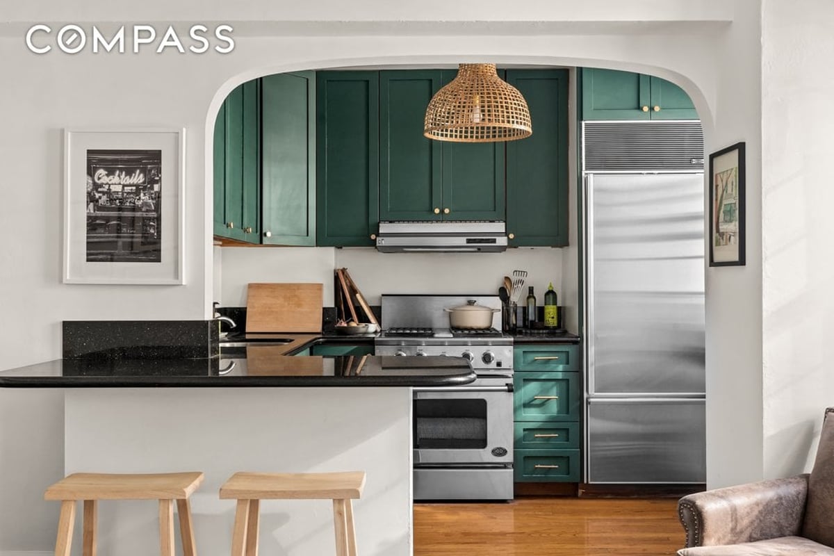 Photo for The Gramercy Arms - 102 East 22nd Street Cooperative in Gramercy Park, Manhattan