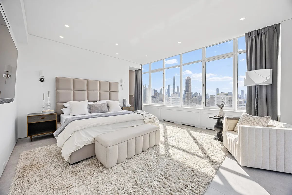 Photo for The Oxford - 422 East 72nd Street Condominium in Upper East Side, Manhattan