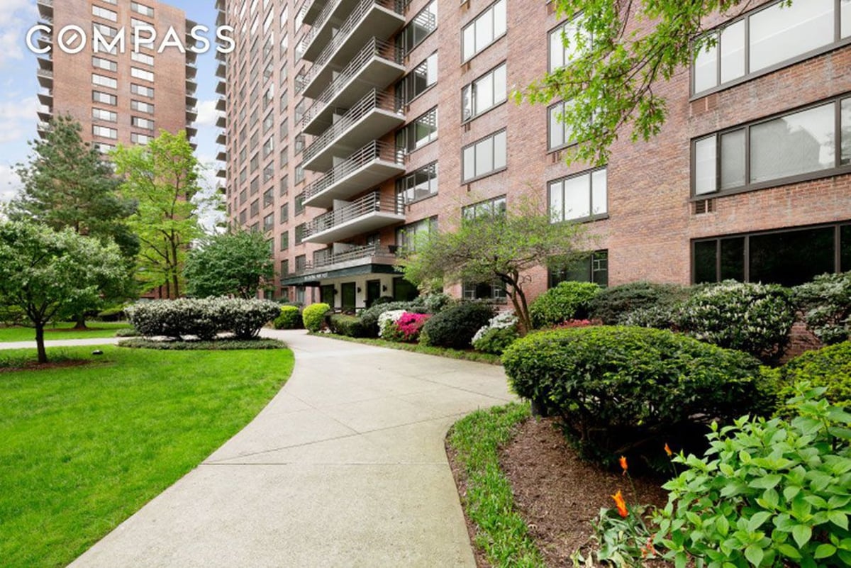 Photo for CPW Towers - 392 Central Park West Condominium in Upper West Side, Manhattan