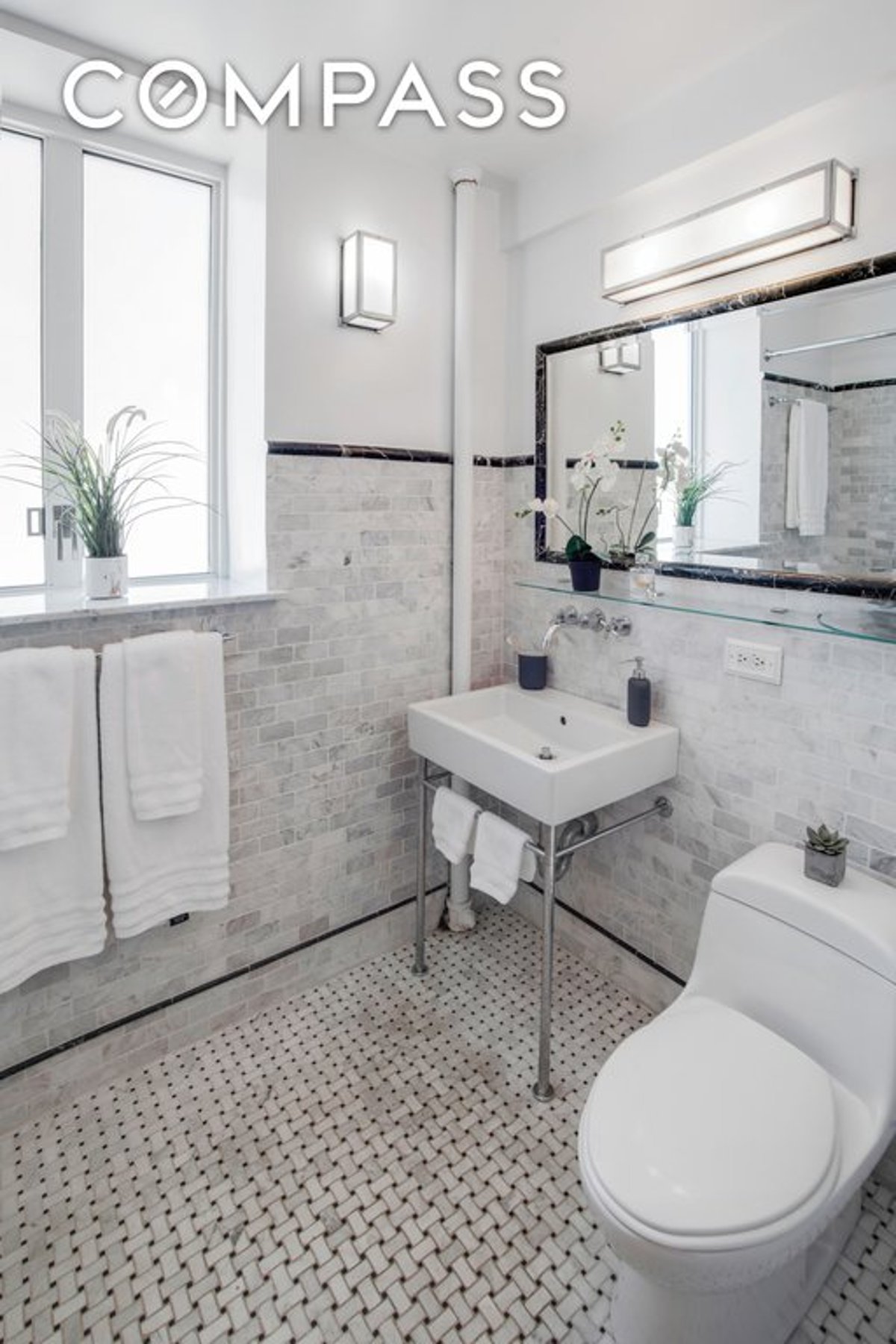 Photo for Kensington House - 200 West 20th Street Condominium in Chelsea, Manhattan