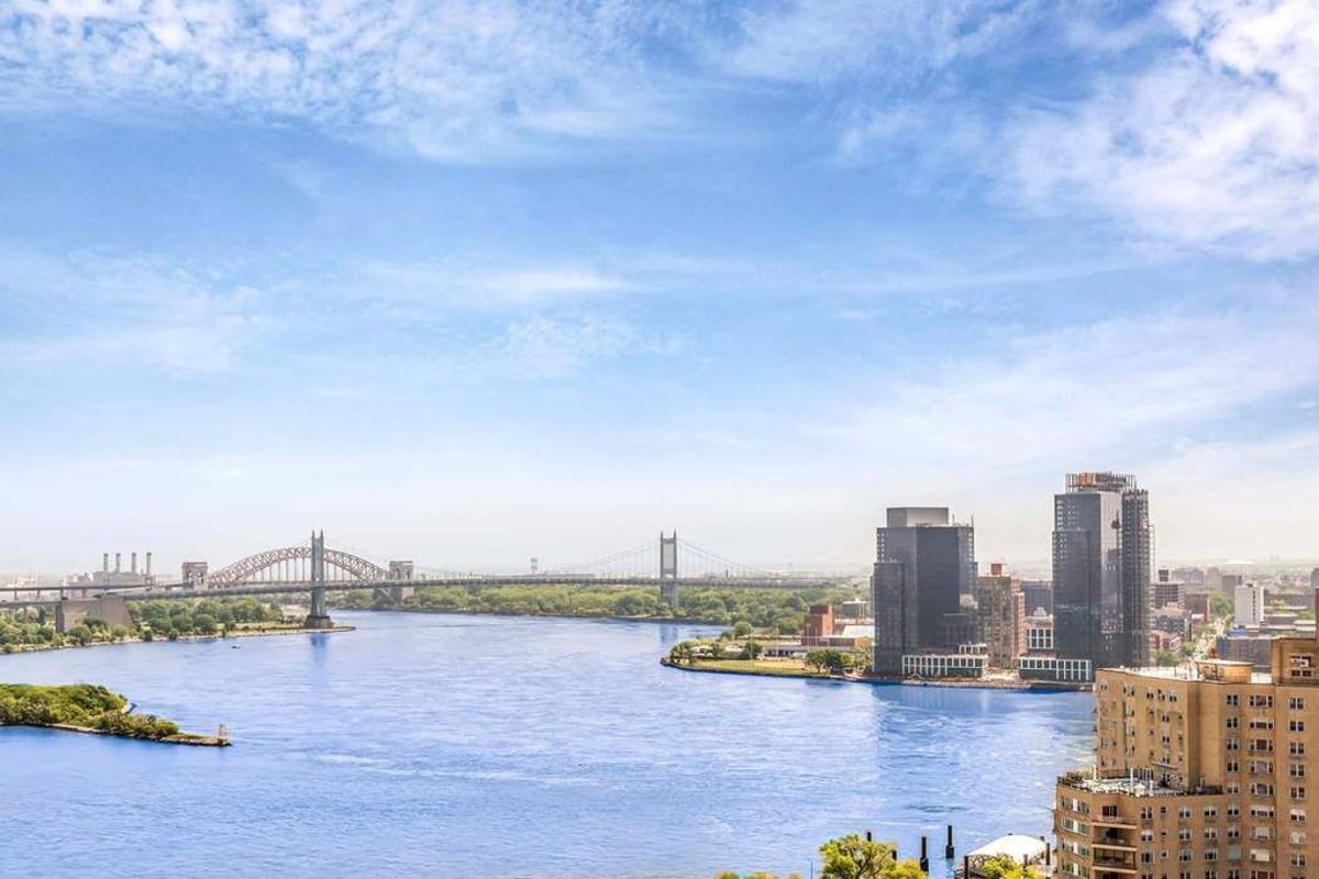 Photo for East River Tower - 1725 York Avenue Cooperative in Upper East Side, Manhattan