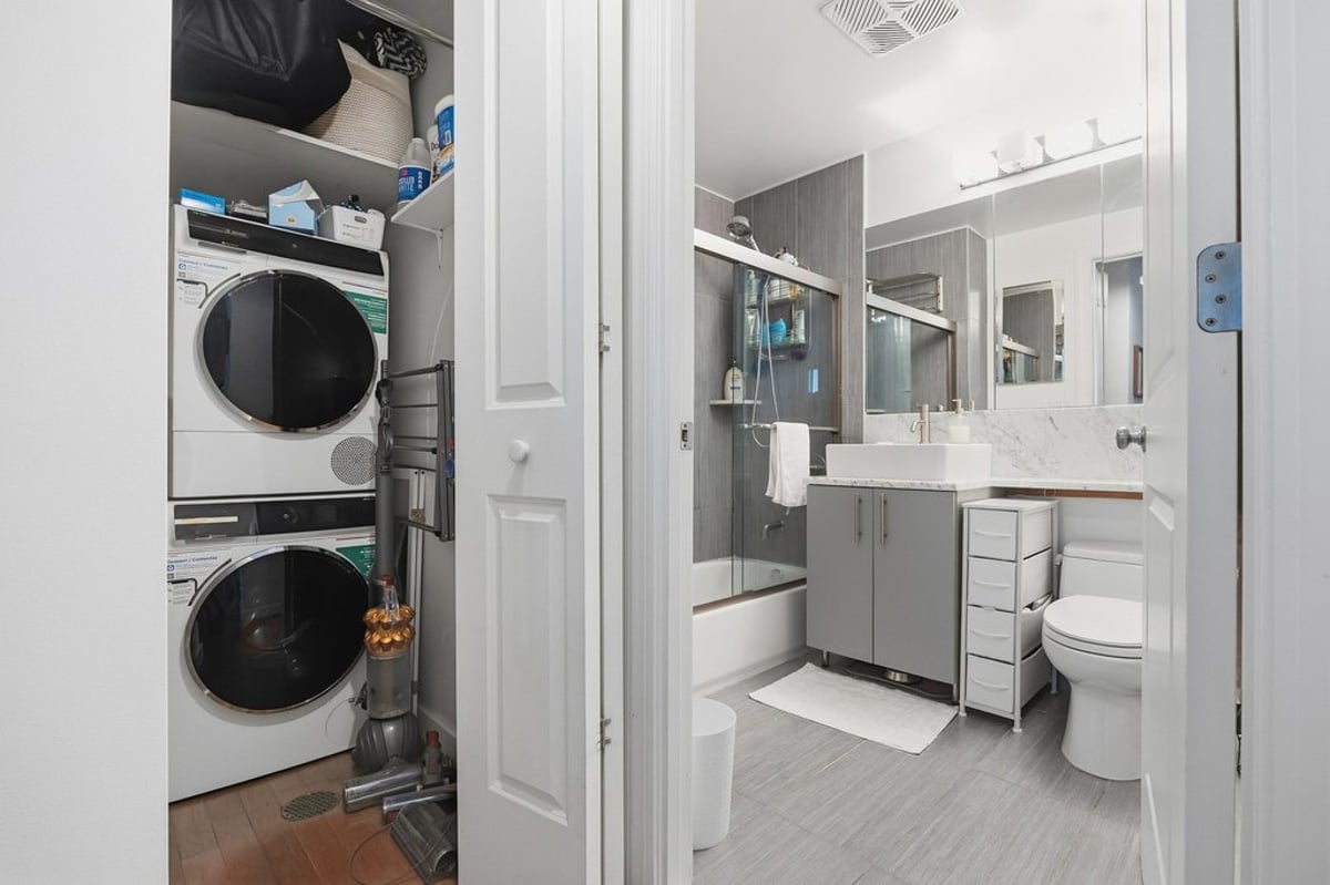 Photo for One Hunters Point - 5-49 Borden Avenue Condominium in Long Island City, Queens