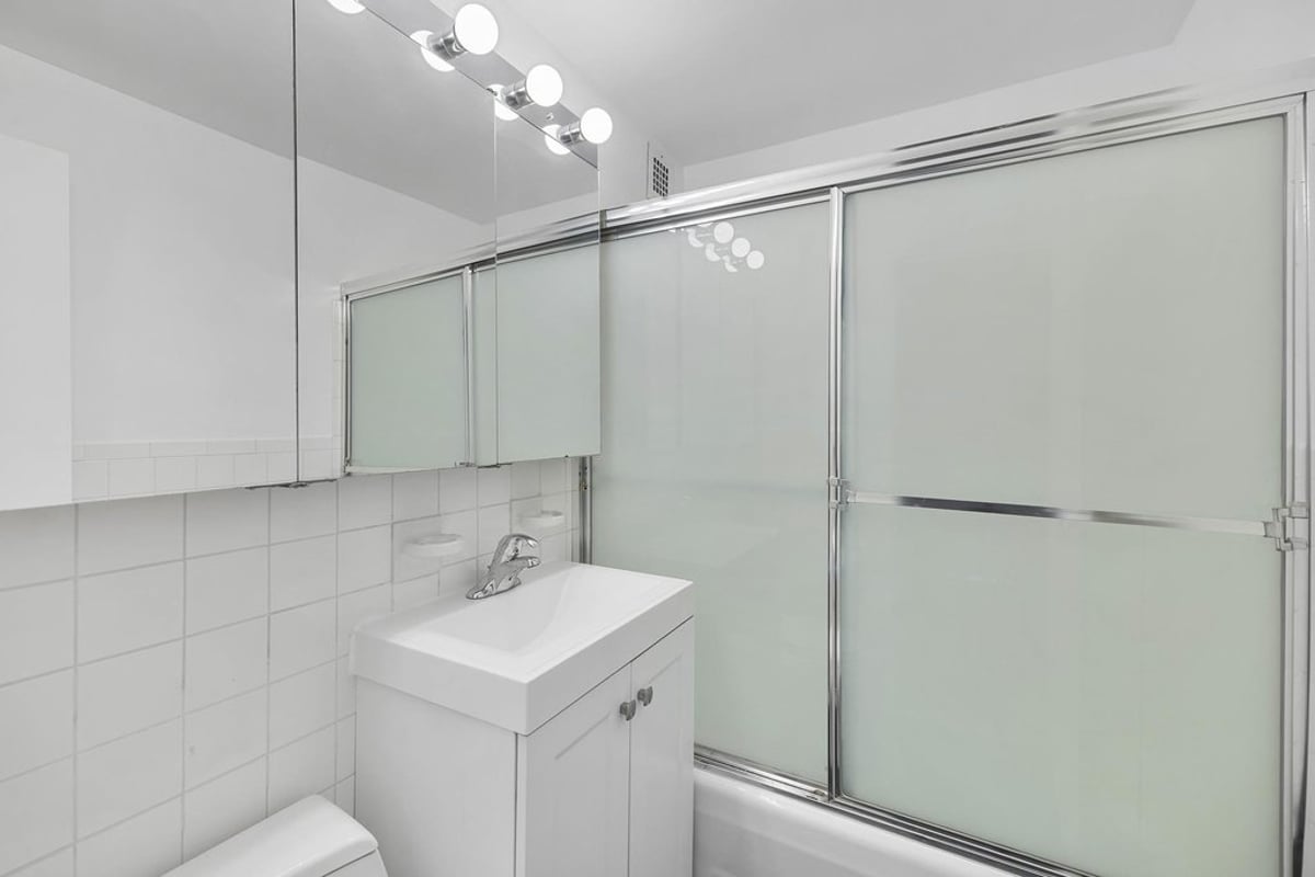 Photo for Lincoln Towers - 180 West End Avenue Condominium in Upper West Side, Manhattan