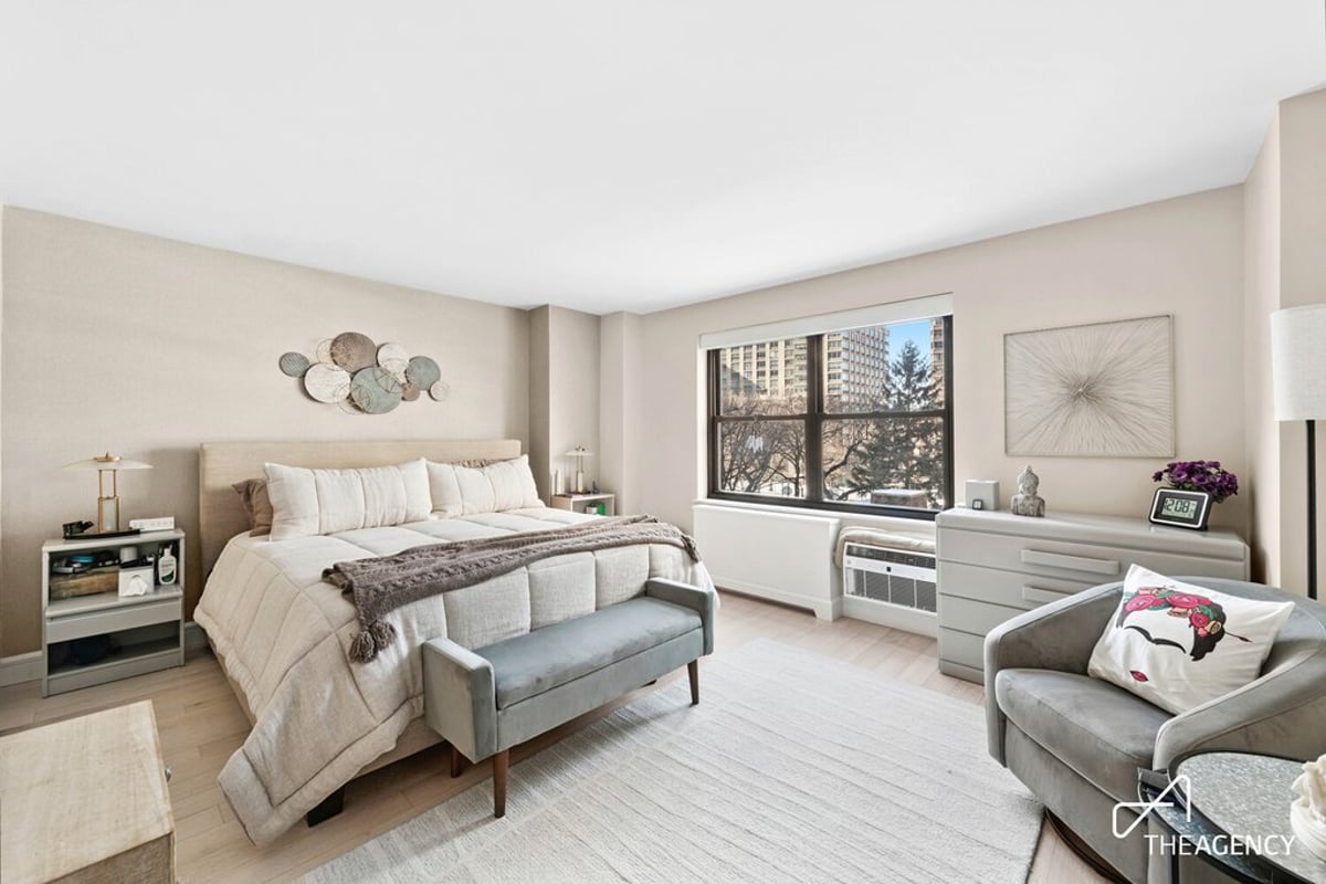 Photo for Lincoln Towers - 185 West End Avenue Condominium in Upper West Side, Manhattan