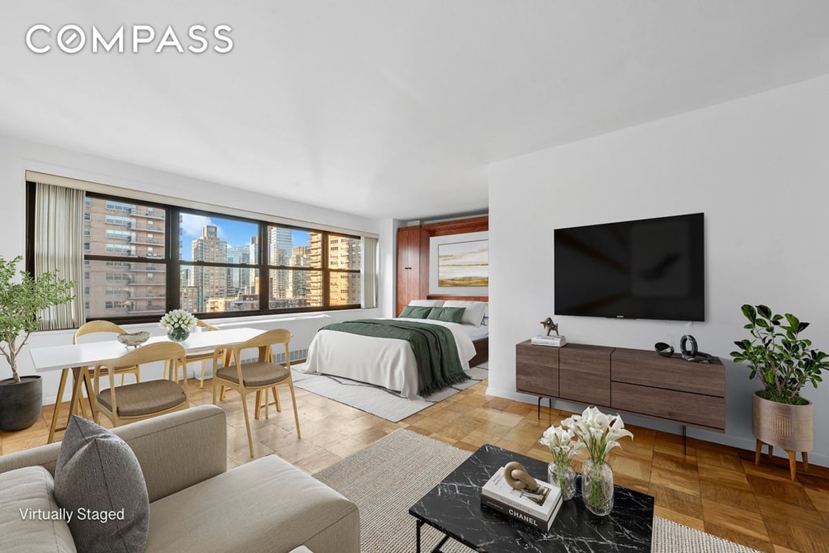 Photo for Lincoln Towers - 180 West End Avenue Condominium in Upper West Side, Manhattan