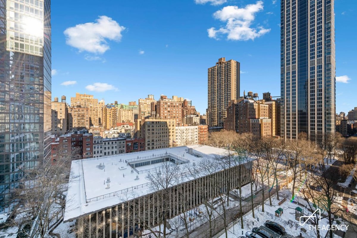 Photo for Lincoln Towers - 180 West End Avenue Condominium in Upper West Side, Manhattan