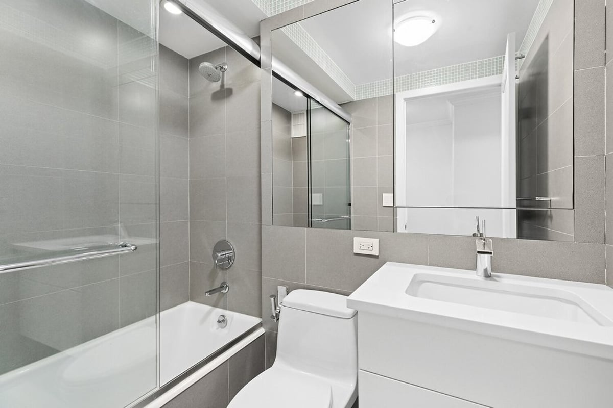 Photo for The Landmark - 300 East 59th Street Cooperative in Sutton Place, Manhattan