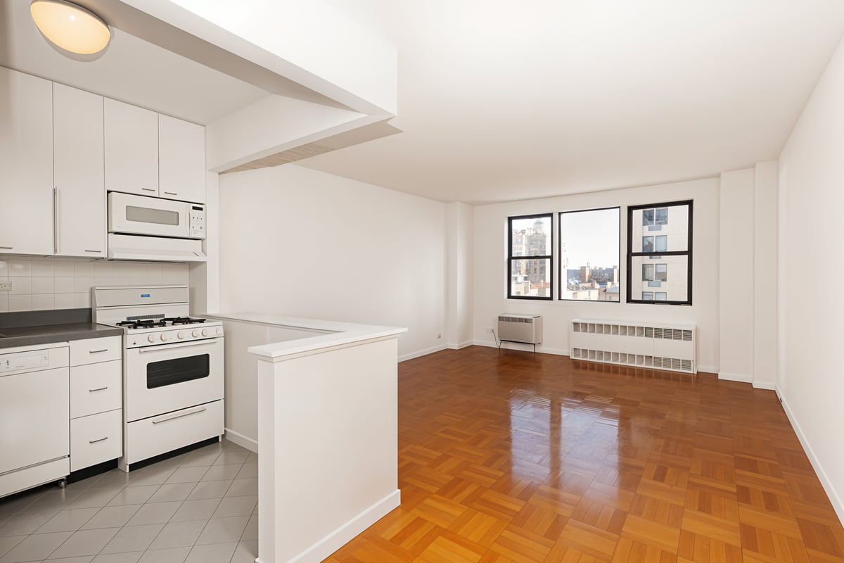 Photo for 150 East 18th Street - 150 East18th Street Rental Building in Gramercy Park, Manhattan