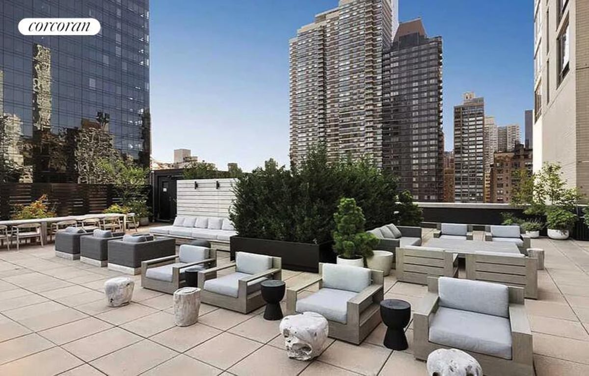 Photo for Bridge Tower Place - 401 East 60th Street Condominium in Upper East Side, Manhattan