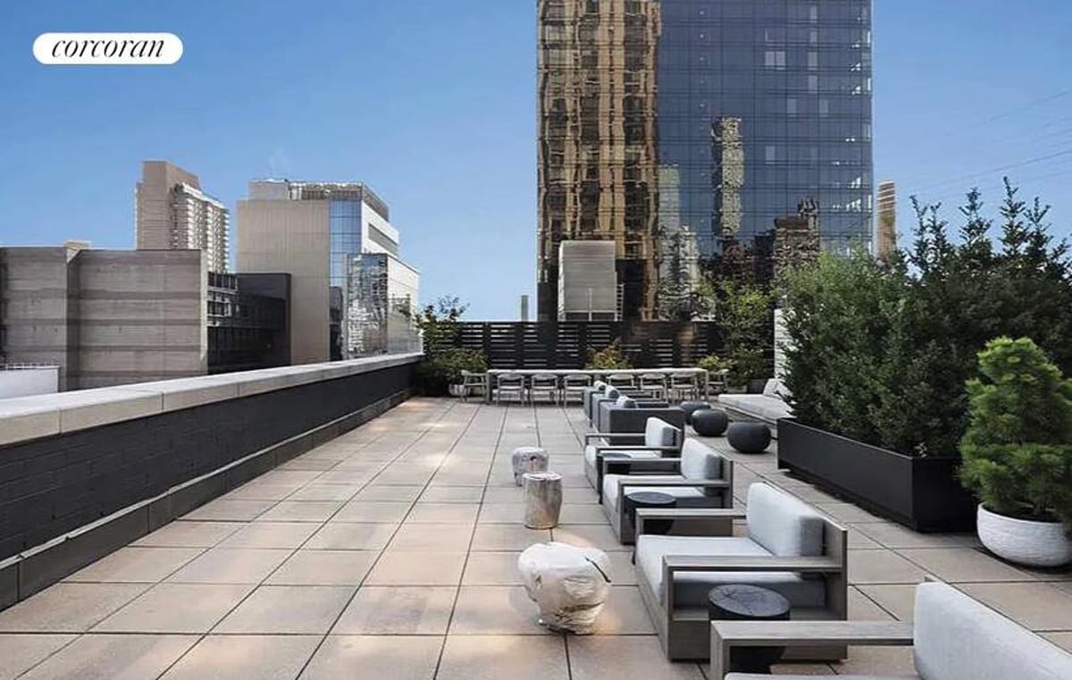 Photo for Bridge Tower Place - 401 East 60th Street Condominium in Upper East Side, Manhattan