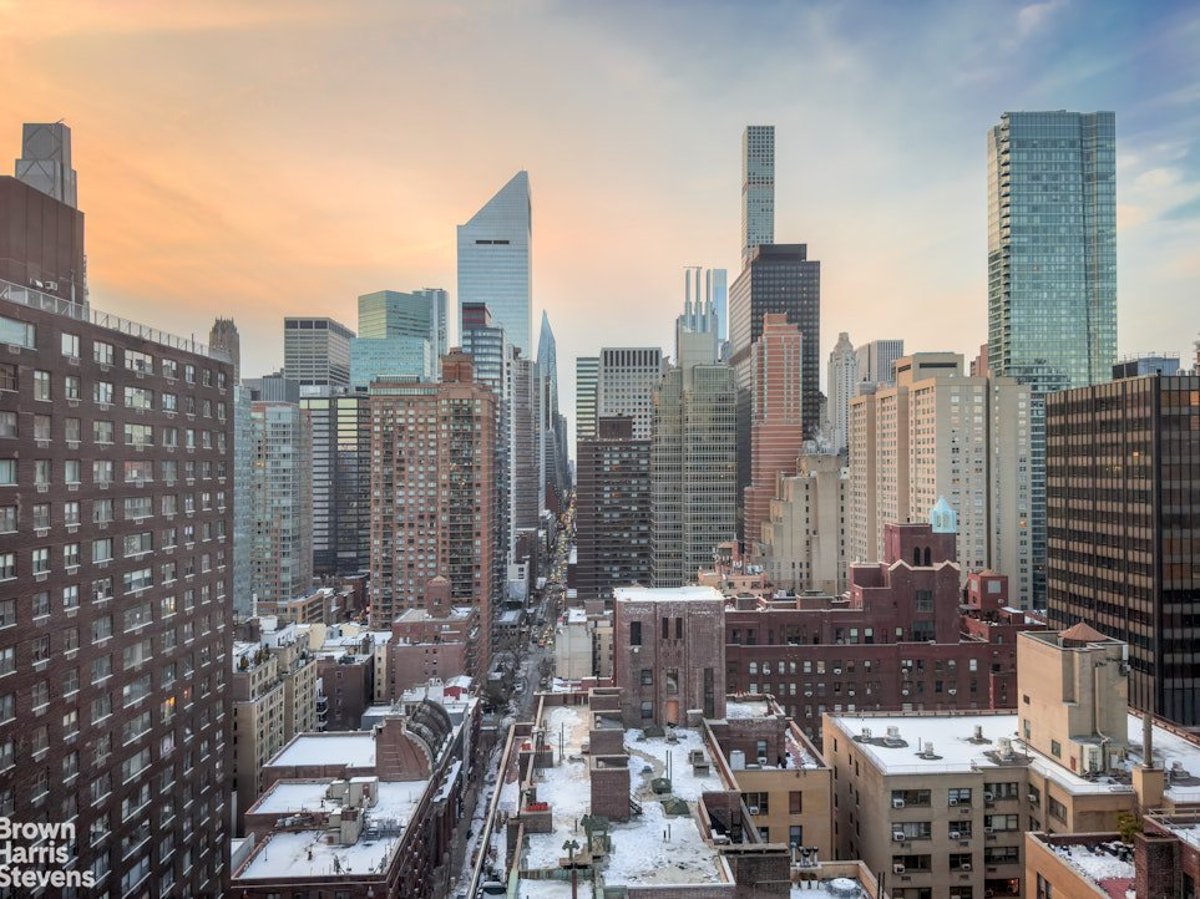 Photo for The St. James's Tower - 415 East 54th Street Condominium in Midtown East, Manhattan