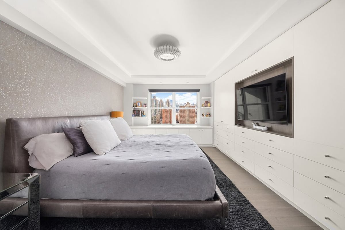 Photo for Lincoln Towers - 140 West End Avenue Condominium in Upper West Side, Manhattan