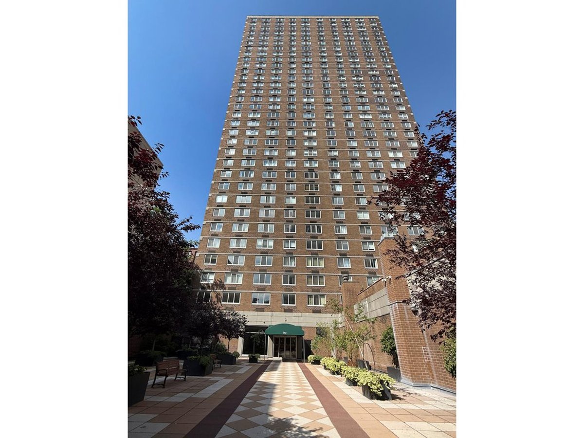 Photo for Mill Rock Plaza - 345 East 93rd Street Cooperative in Upper East Side, Manhattan