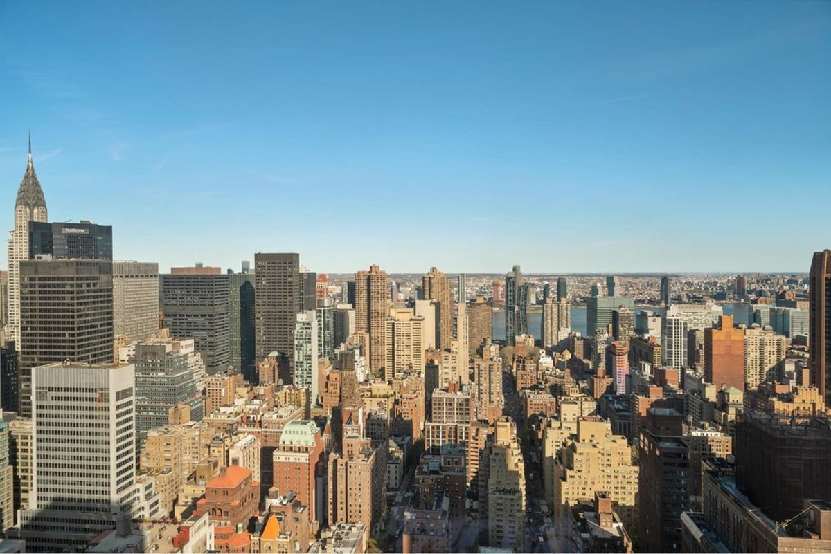 Photo for The Residences at 400 Fifth Avenue - 400 Fifth Avenue Condominium in Murray Hill, Manhattan