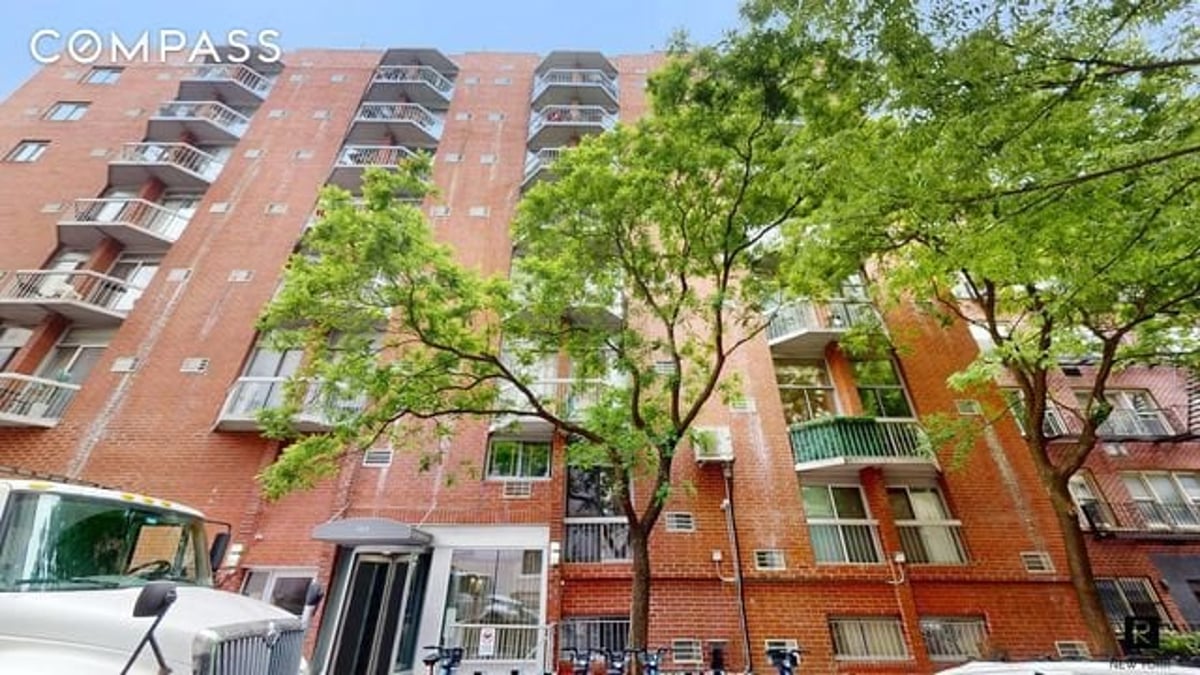 Photo for 184 Thompson Street - 184 Thompson Street Condominium in Greenwich Village, Manhattan