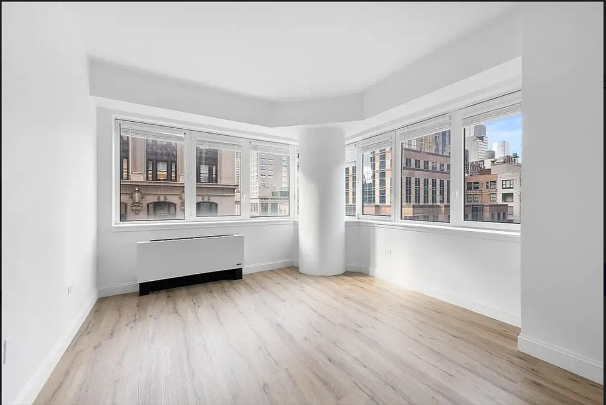Photo for 425 Fifth Avenue - 425 Fifth Avenue Condominium in Murray Hill, Manhattan