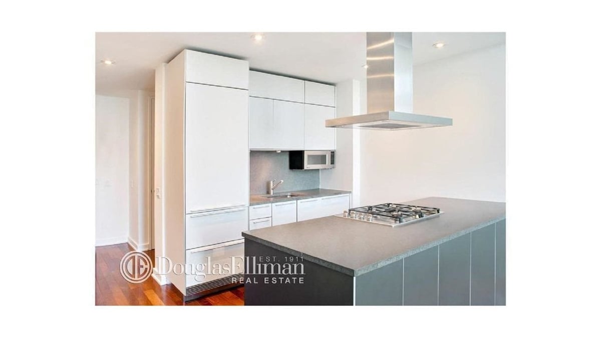 Photo for 101 Warren - 99 Warren Street And 101 Warren Street Condominium in Tribeca, Manhattan