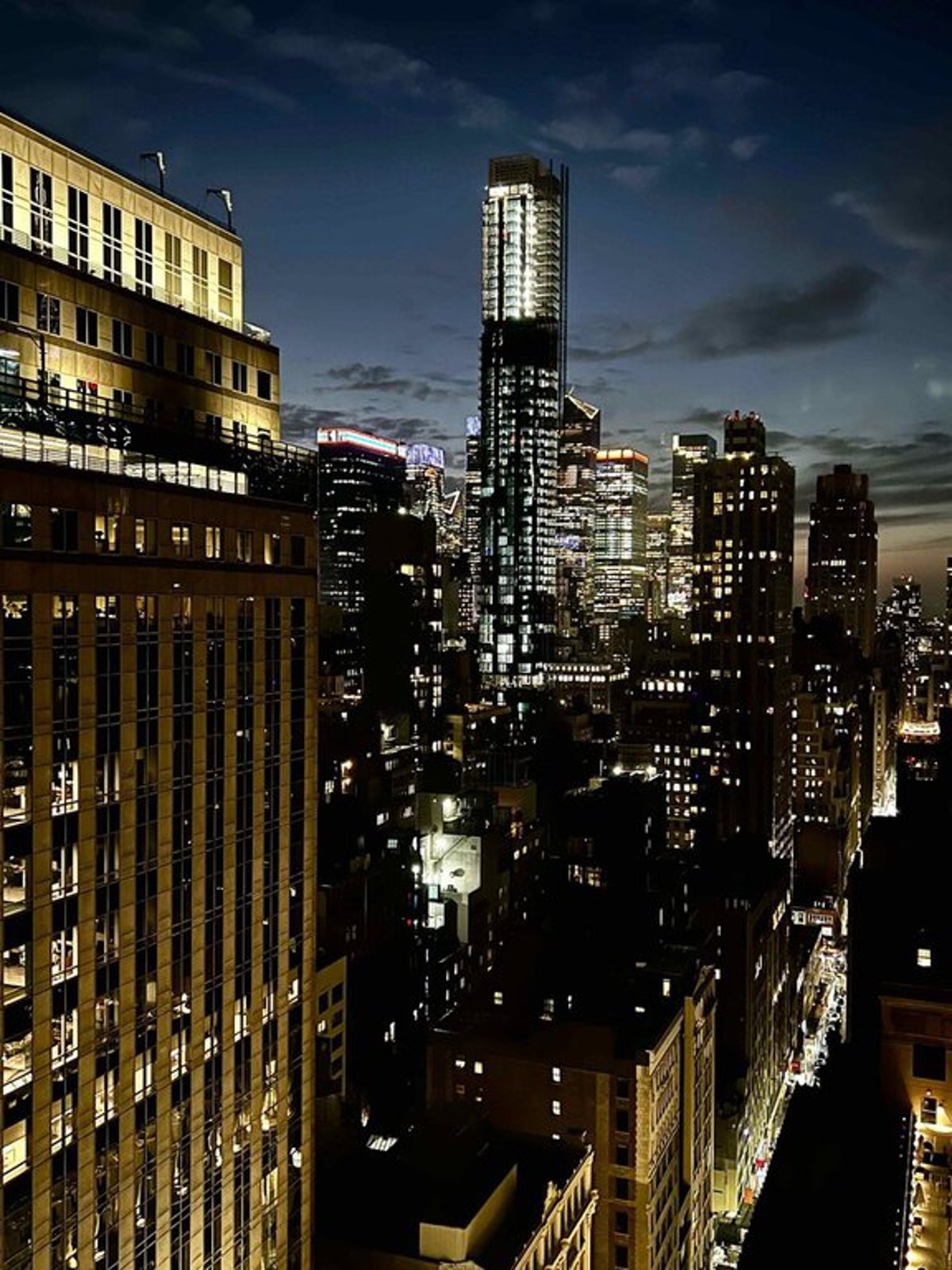 Photo for 425 Fifth Avenue - 425 Fifth Avenue Condominium in Murray Hill, Manhattan