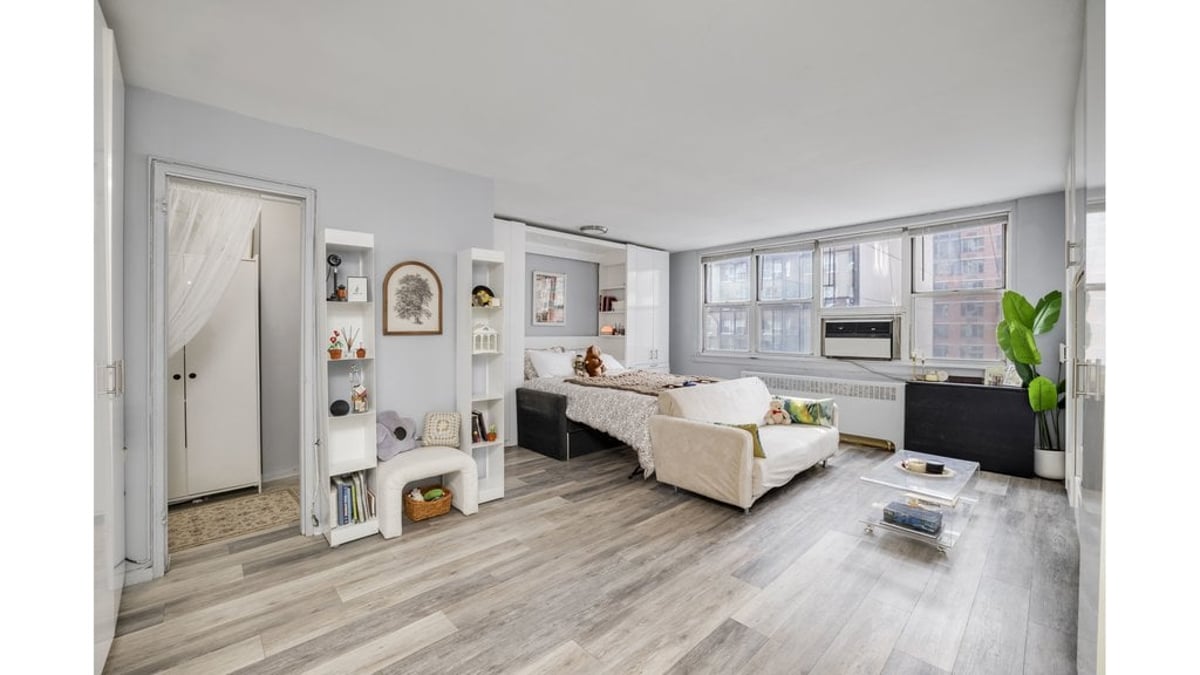 Photo for The Murray Hill - 240 East 35th Street Cooperative in Murray Hill, Manhattan