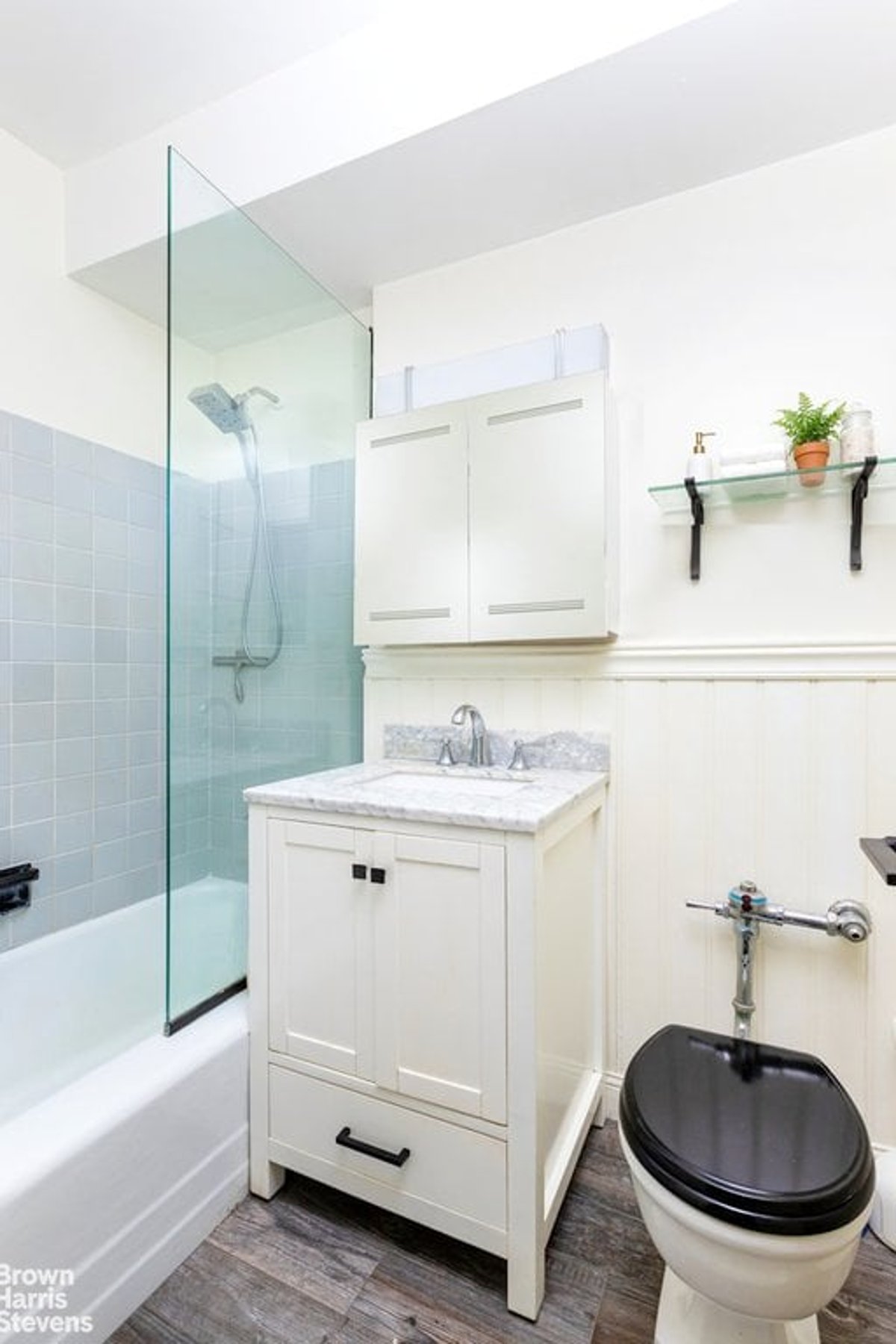 Photo for 310 East 49th Street - 310 East 49th Street Cooperative in Midtown East, Manhattan