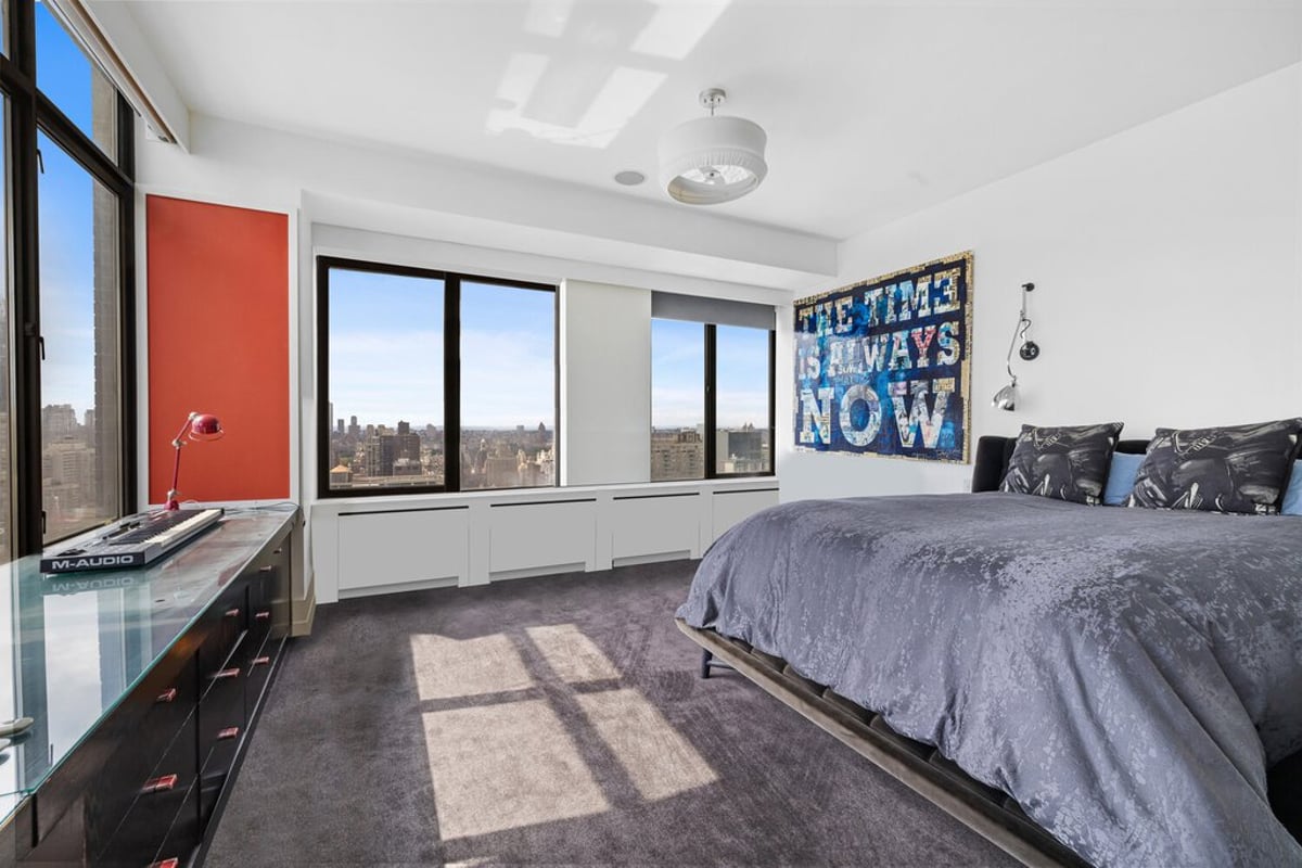 Photo for The Oxford - 422 East 72nd Street Condominium in Upper East Side, Manhattan
