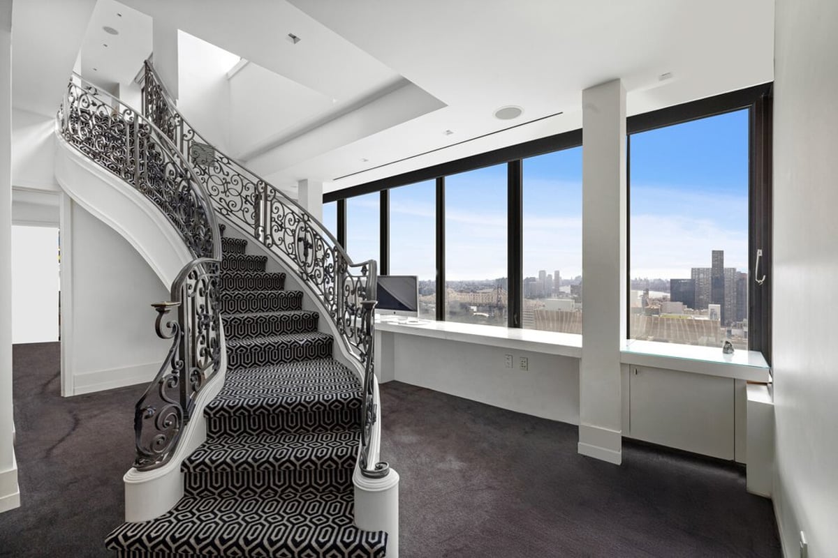 Photo for The Oxford - 422 East 72nd Street Condominium in Upper East Side, Manhattan
