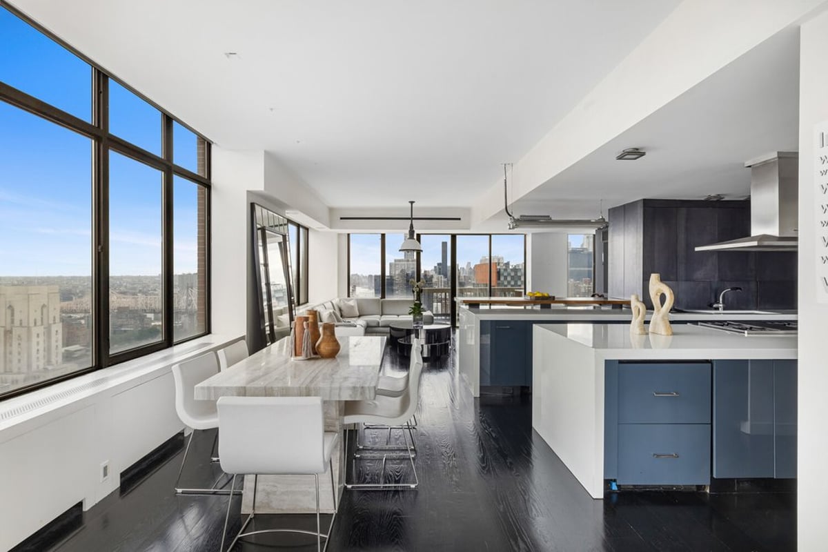 Photo for The Oxford - 422 East 72nd Street Condominium in Upper East Side, Manhattan