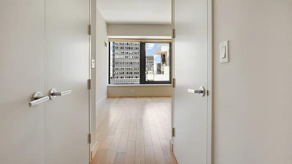 Photo for 75 Wall Street - 75 Wall Street Condominium in Financial District, Manhattan