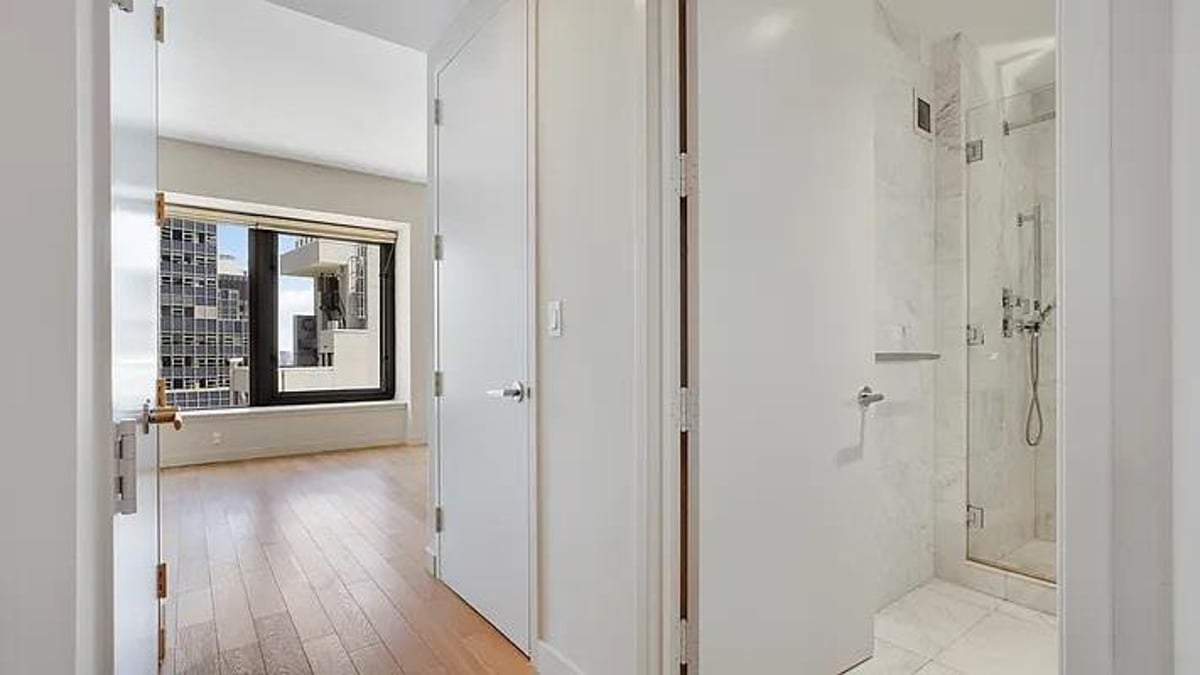 Photo for 75 Wall Street - 75 Wall Street Condominium in Financial District, Manhattan