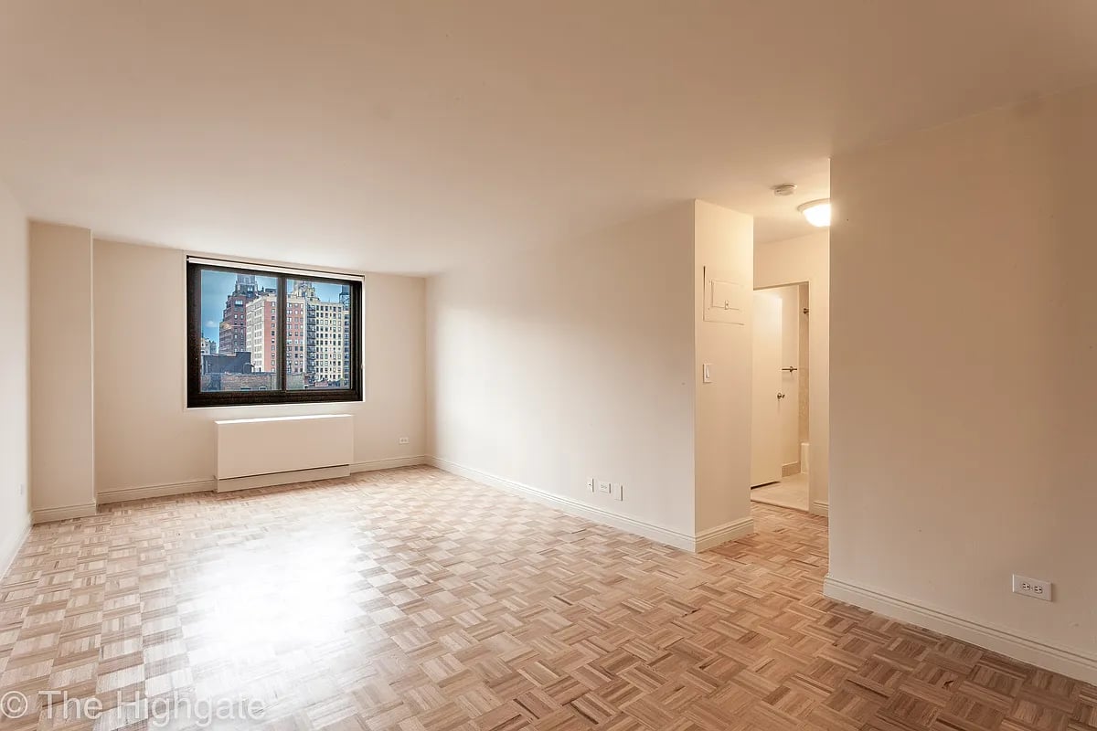 Photo for THE HIGHGATE - 182 East 95th Street Rental Building in Carnegie Hill, Manhattan