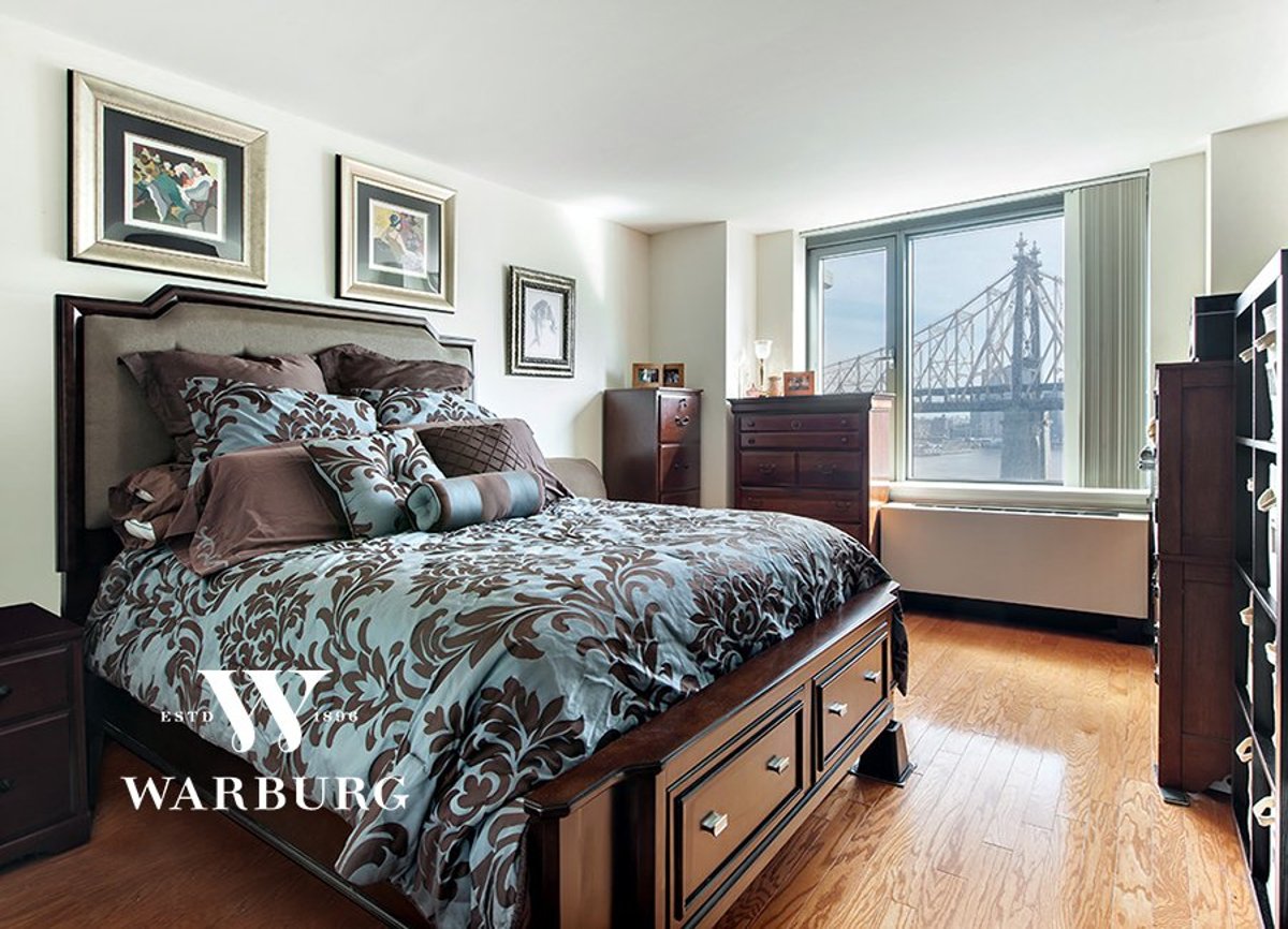 Photo for Island House - 455 Main Street Condominium in Roosevelt Island, Manhattan